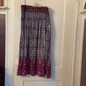 Patterned knee length skirt